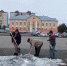 Мысковчане вышли на первый в этом году общегородской субботник. - Город Мыски